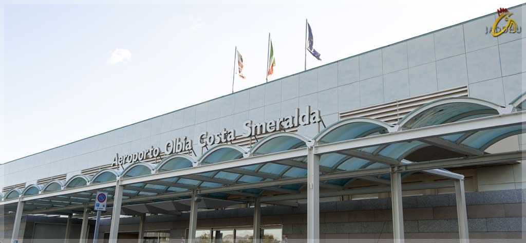 L'ingresso dell'Aeroporto Olbia Costa Smeralda